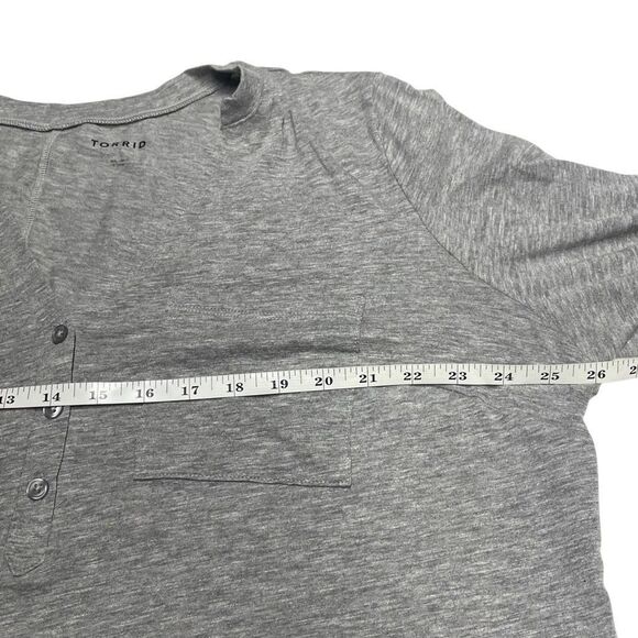 Torrid Heather Gray Vintage Slub V-Neck Top - Picture 5 of 7